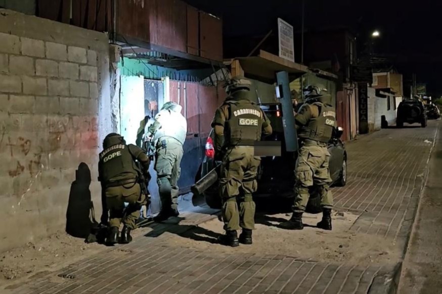 OPERATIVO DE ALTO IMPACTO EN ARICA: SEBV DETIENE A OCHO PERSONAS POR ROBO CON VIOLENCIA DE VEHÍCULOS