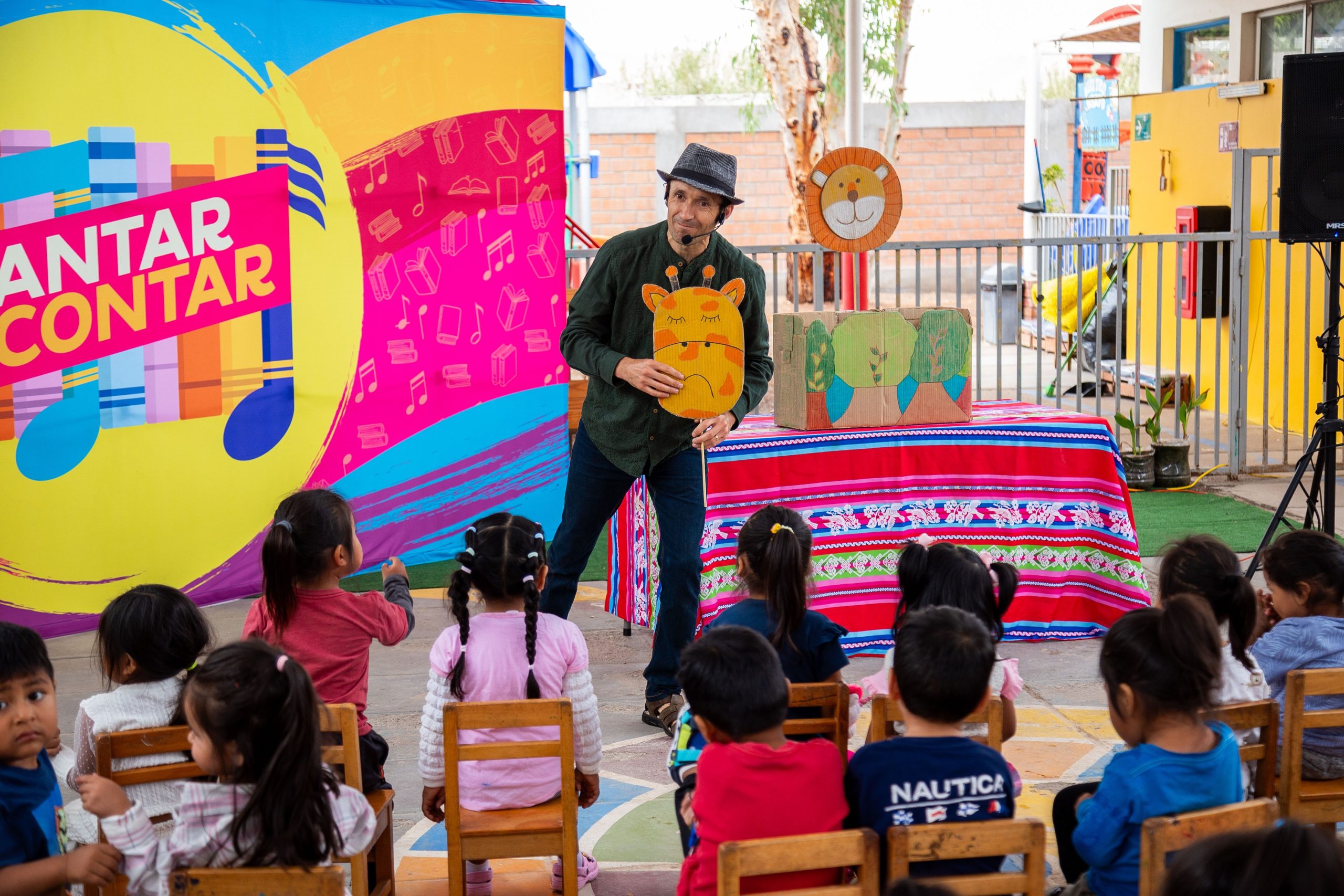 EL CUENTO Y RELATO DE LA "JIRAFA ENGREÍDA" CAUTIVÓ A PÁRVULOS DE POCONCHILE Y CERRO SOMBRERO