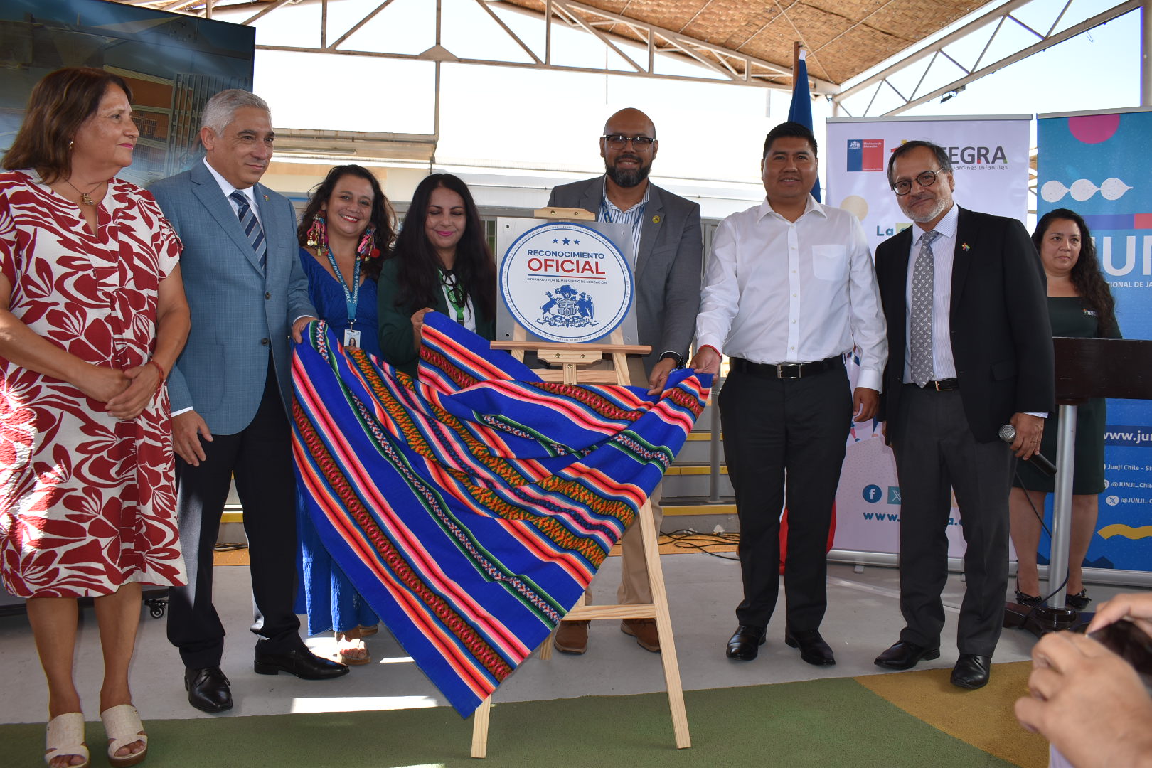 INAUGURAN AÑO PARVULARIO Y ENTREGAN PLACA DE RECONOCIMIENTO OFICIAL DEL MINEDUC