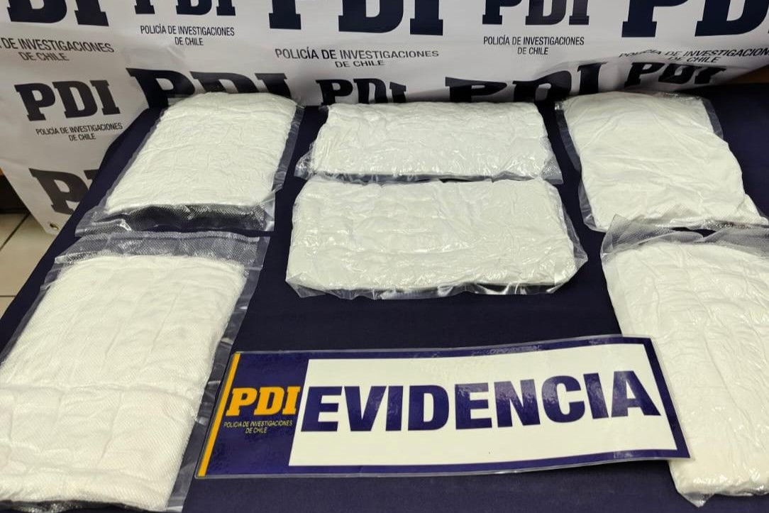 PDI DETUVO A IMPUTADO CHILENO POR TRÁFICO DE DROGAS EN COMPLEJO FRONTERIZO CHACALLUTA