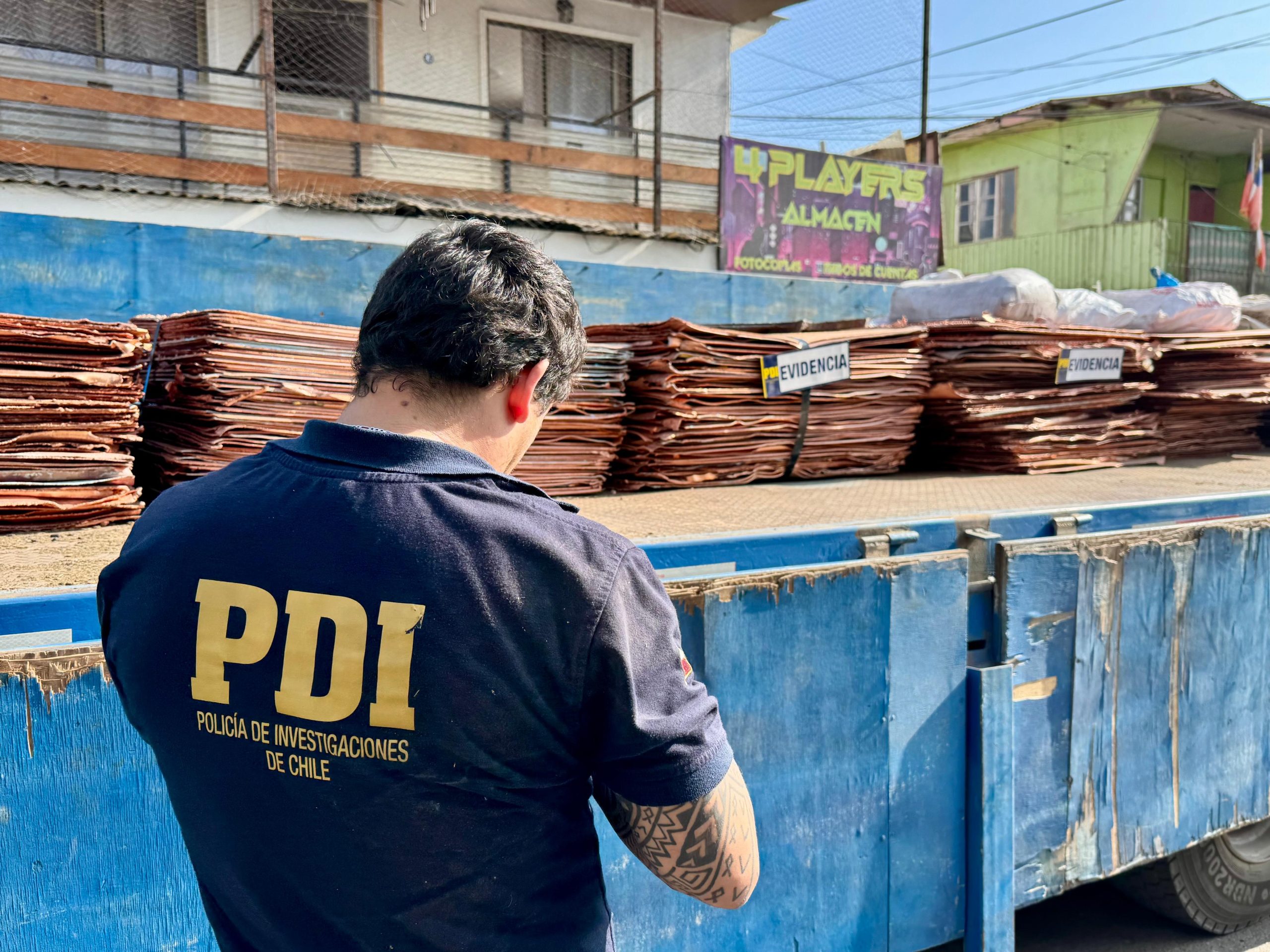 INVESTIGACIÓN DE PDI ARICA Y FISCALÍA: INCAUTAN CAMIÓN CON 18 TONELADAS DE COBRE ROBADO QUE SERÍAN CONTRABANDEADAS HACIA PERÚ