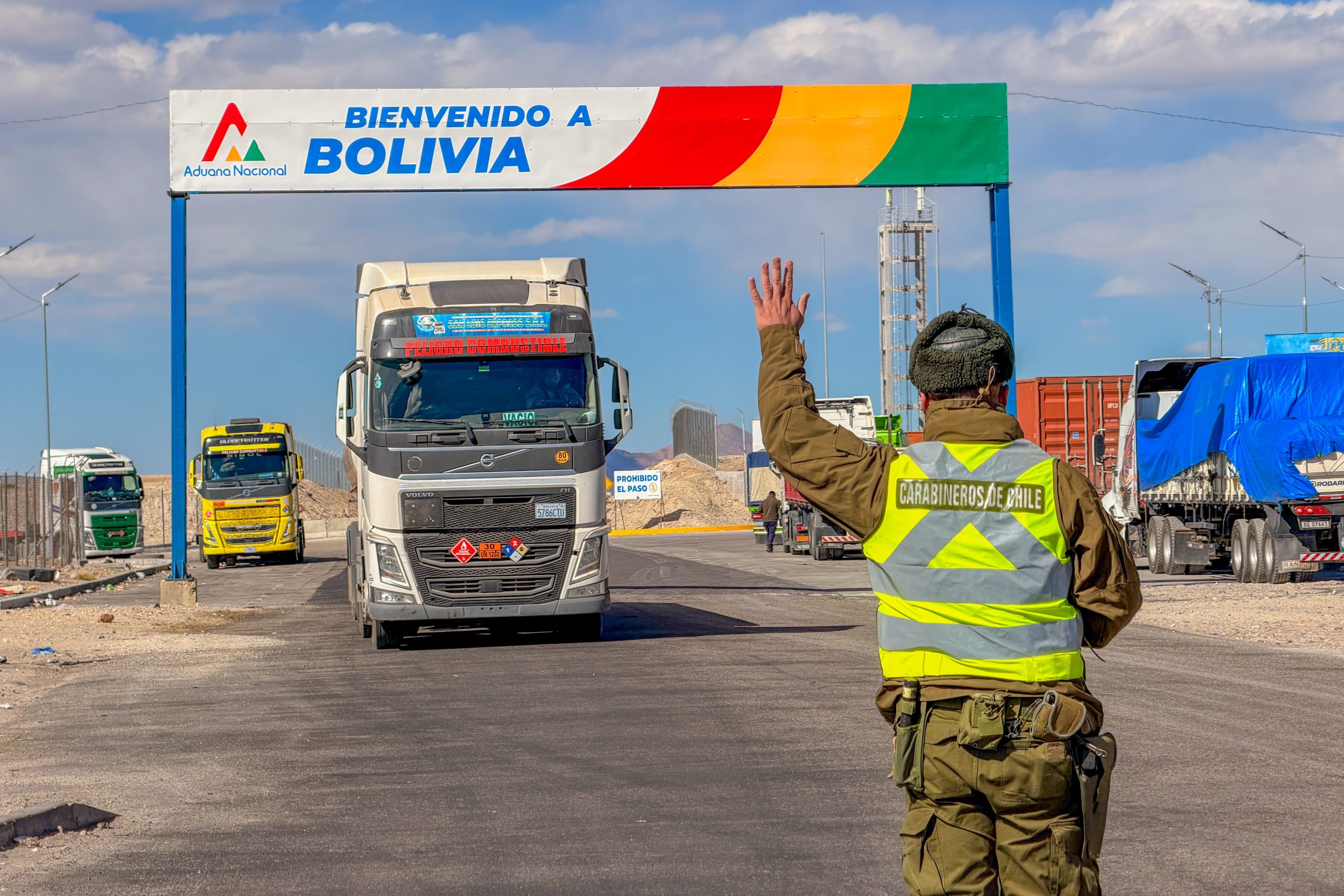 CONTROL EN LA RUTA 11-CH: COMIENZAN ALCOTEST Y FISCALIZACIONES A CONDUCTORES DE CAMIONES BOLIVIANOS
