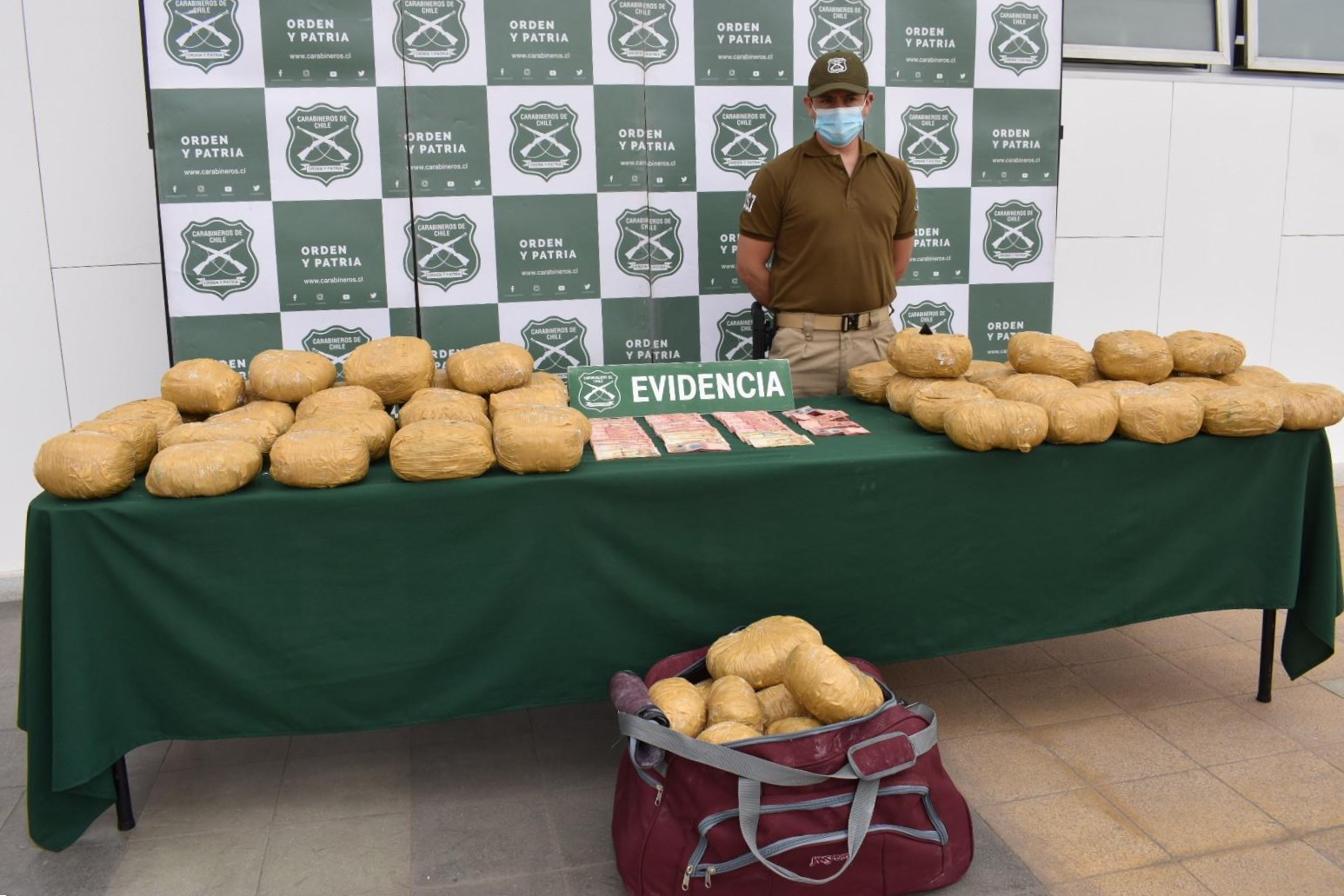CAEN DOS EXTRANJEROS CON MÁS DE 73 KILOS DE MARIHUANA EN ARICA