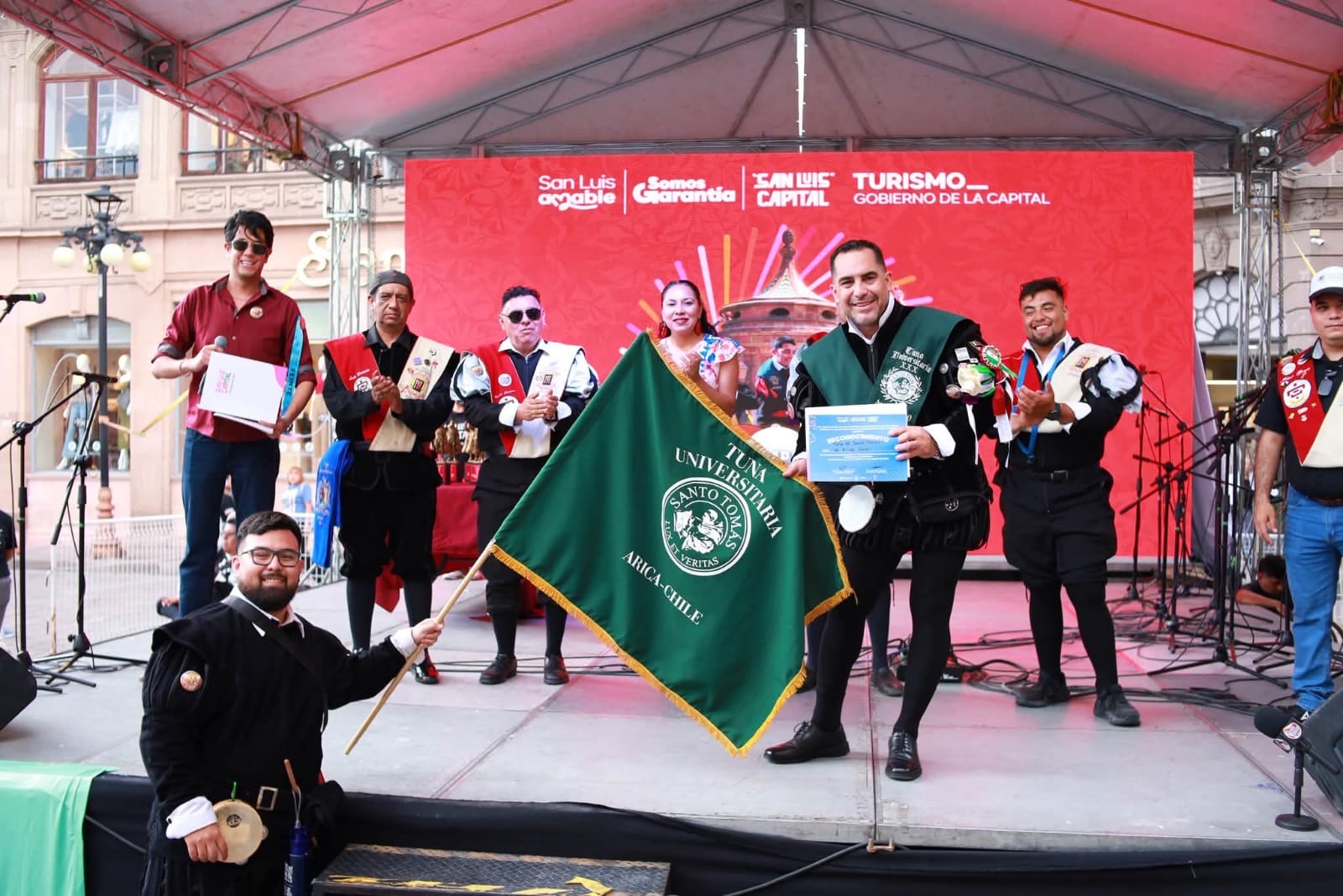TUNA UNIVERSITARIA SANTO TOMÁS DE ARICA HACE HISTORIA EN MÉXICO Y OBTIENE CINCO PREMIOS EN FEINTE 2026
