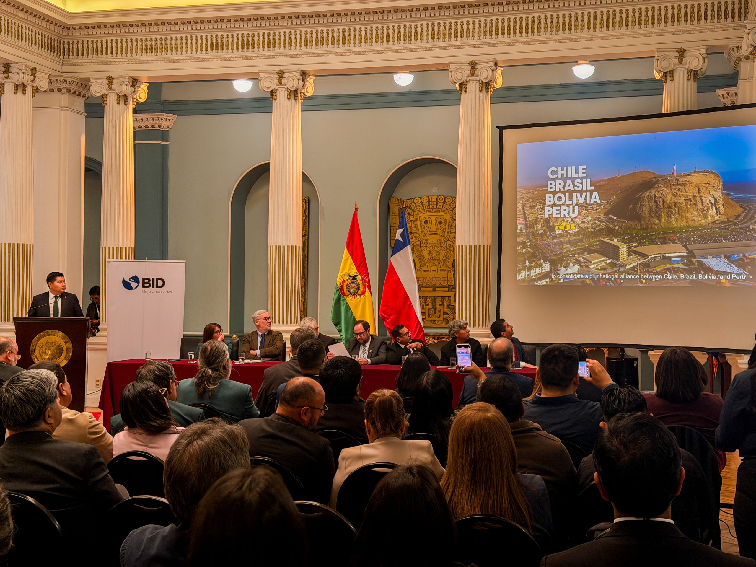 GOBERNADOR DIEGO PACO IMPULSA LA CONSTRUCCIÓN DE LA RUTA VISVIRI-ARICA DURANTE SU AGENDA BINACIONAL REALIZADA EN BOLIVIA